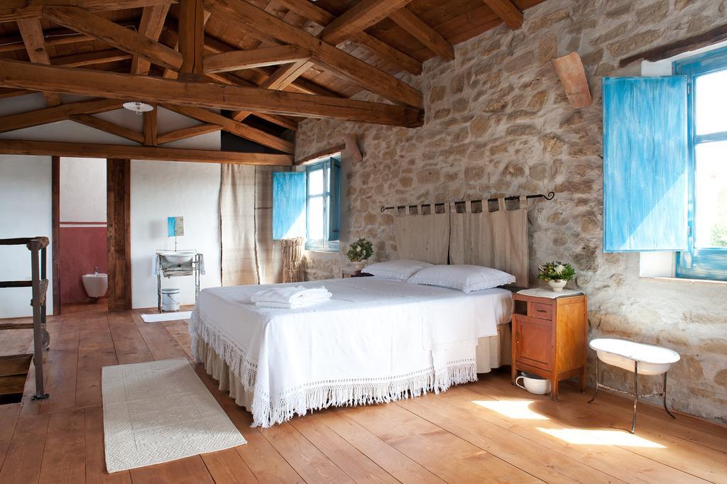 Domu Antiga Bed & Breakfast Gergei Luaran gambar