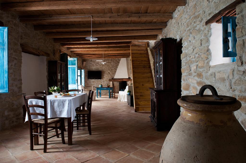 Domu Antiga Bed & Breakfast Gergei Luaran gambar
